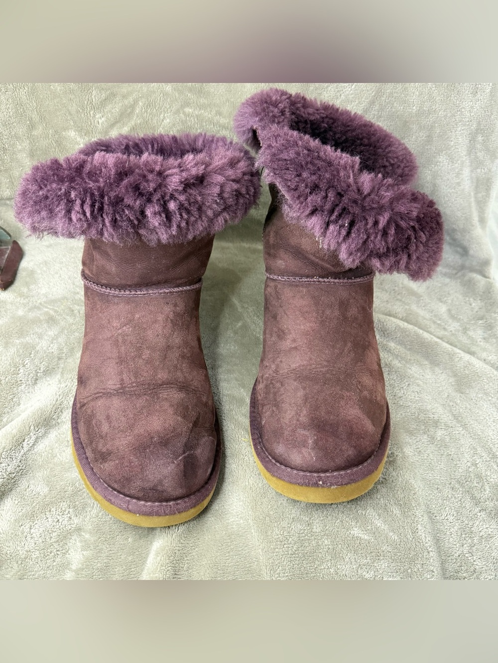 UGG Australia Bailey Button Purple Suede Boots women size 10